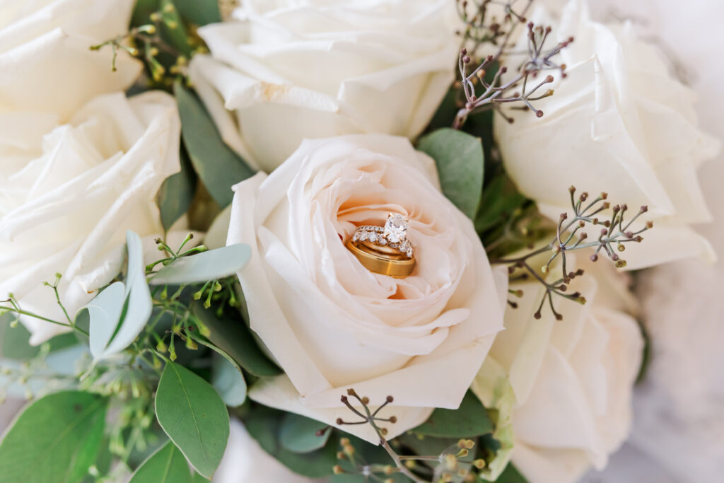 bridal florals for cambridge mill wedding 