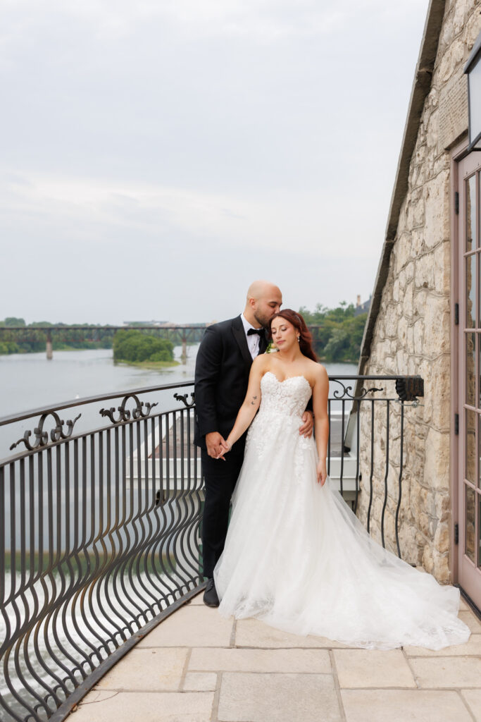 cambridge mill Juliette balcony with couple