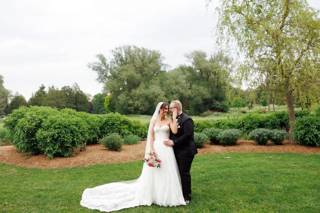 wedding couple photos at st, marys golf course