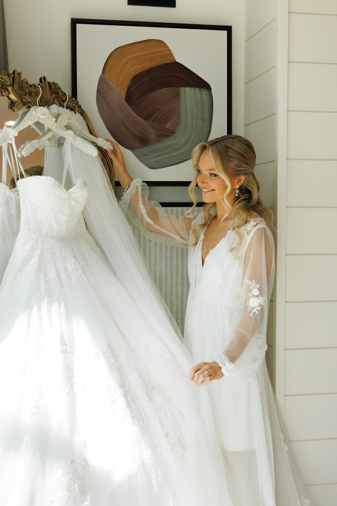getting ready photos with bride at osprey valley suites 