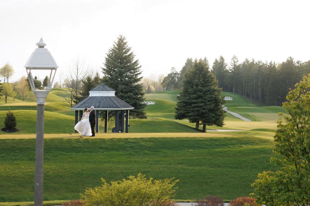 whistle bear wedding photos on golf course